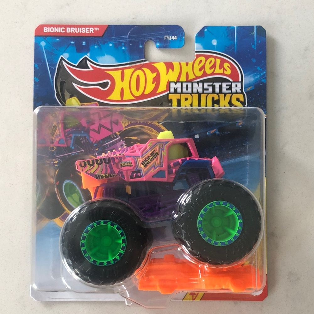 Mattel Hot Wheels Monster Trucks Bionic Bruiser - Pink and Black